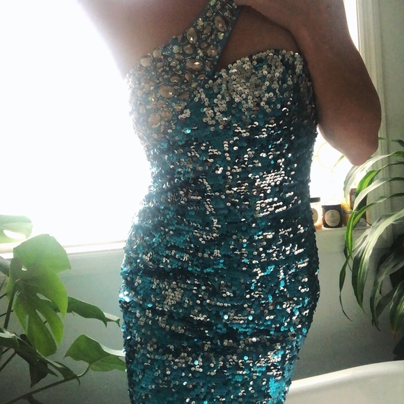 80’s bombshell mini - Picture 4 of 7